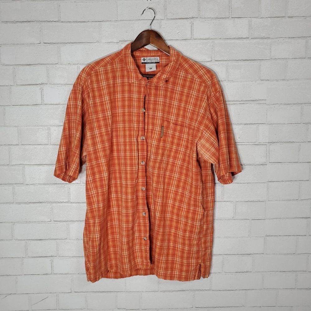 Columbia short sleeve plaid print top